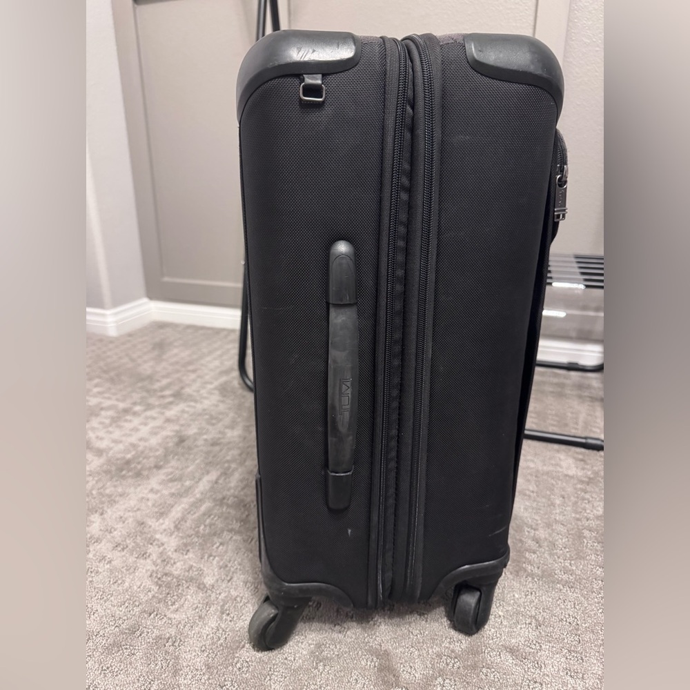 Tumi Gen 4.2 Short Trip Expandable 4 Wheel Packing Case Continental - Picture 3 of 12